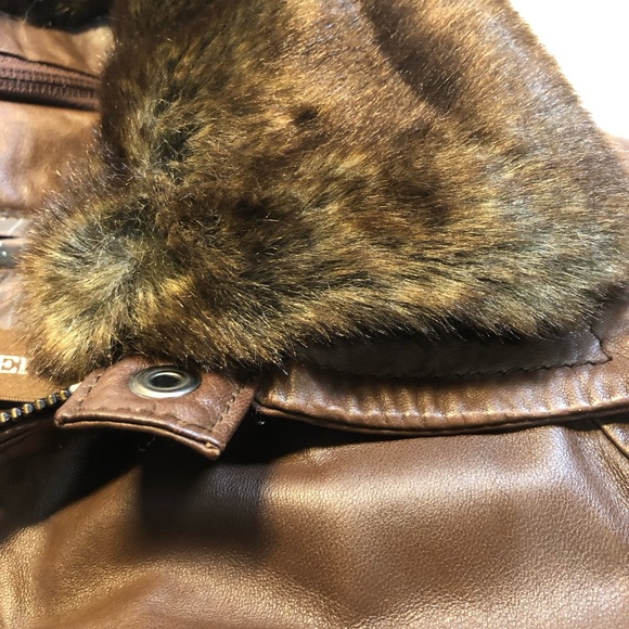 Danier Brown Leather Jacket with Removable Faux Fur trim Women’s Small - Picture 15 of 16
